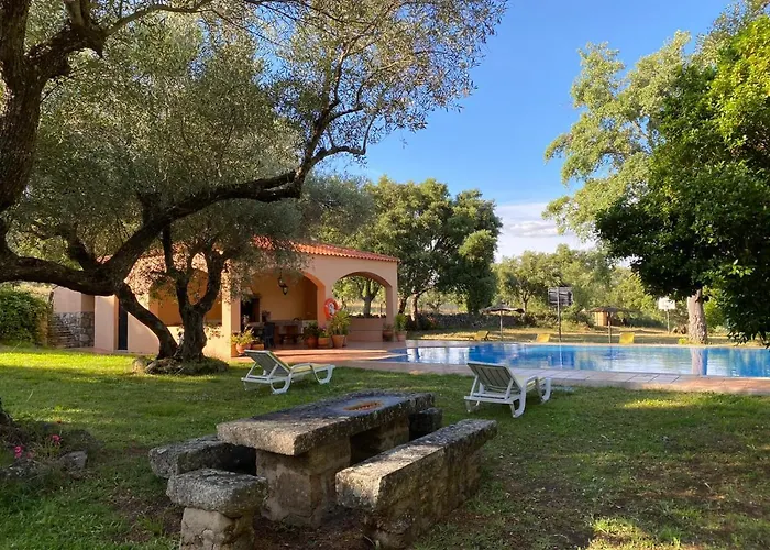 Apartamentos Rurales La Macera ****